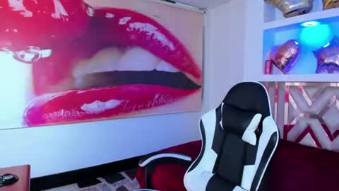 Snapshot of zoe_connor19 chatting on 28, 7, 2026 Z O E online show from 28, 7, 2026