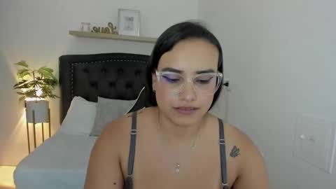 Zoe  online show from 29, 1, 2025