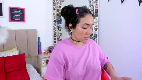 Zoe Gruber online show from 19, 1, 2025