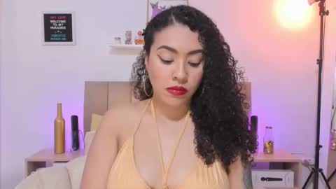 Zoe Gruber online show from 11, 11, 2025