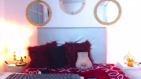 zoe_hecate online show from 6, 3, 2026