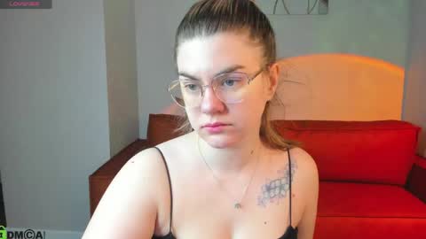 Snapshot of zoe_j0y chatting on 6, 3, 2026 Zoe online show from 6, 3, 2026