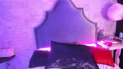 Snapshot of zoe_kravitx chatting on 20, 12, 2024 CAMILA online show from 20, 12, 2024