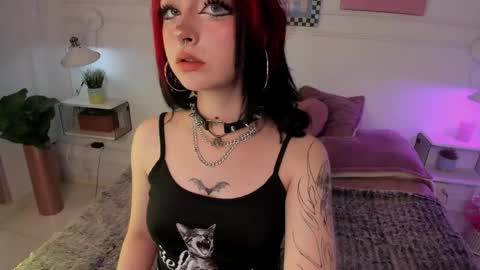 Zoe Lynch online show from 6, 5, 2026