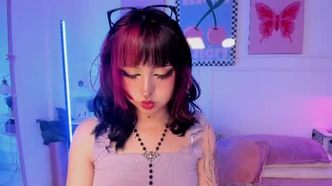 Zoe Lynch online show from 28, 7, 2026