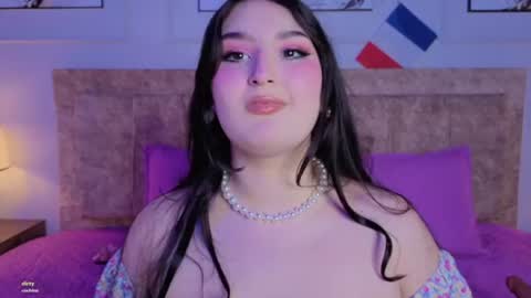 zoe_moon__ online show from 5, 7, 2026