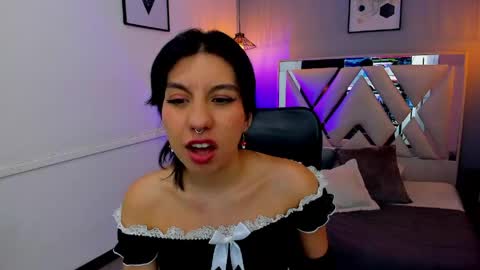zoe_moreau online show from 10, 4, 2026