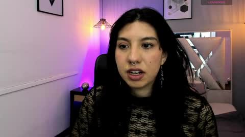 zoe_moreau online show from 1, 5, 2026