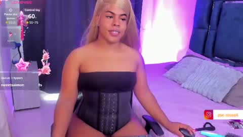 zoe_rosee4 online show from 22, 6, 2026