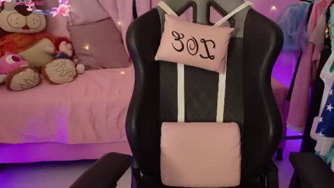 zoe_sullivan_ online show from 27, 6, 2026