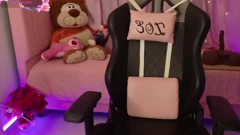 zoe_sullivan_ online show from 27, 7, 2026