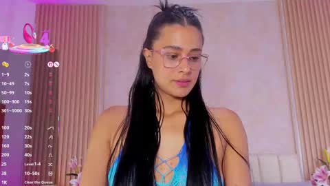 Snapshot of zoebarlowe chatting on 7, 10, 2025 zoebarlowe online show from 7, 10, 2025