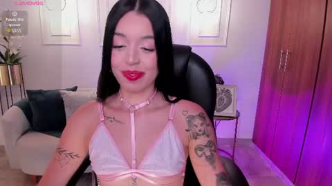 Snapshot of zoee_jackson chatting on 8, 7, 2026 zoee jackson online show from 8, 7, 2026