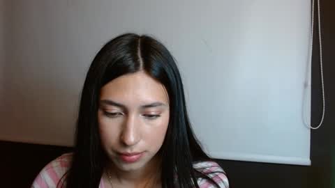 Snapshot of zoegp chatting on 22, 12, 2024 Laura online show from 22, 12, 2024