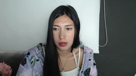 Snapshot of zoegp chatting on 17, 1, 2025 Laura online show from 17, 1, 2025