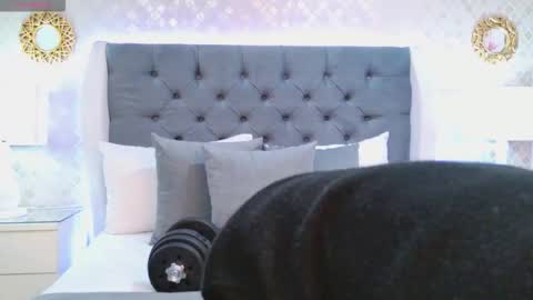 Zoe Krug online show from 11, 1, 2026