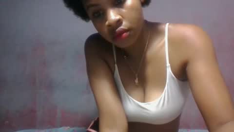 Snapshot of zoelinem chatting on 19, 3, 2026 zoelinem online show from 19, 3, 2026