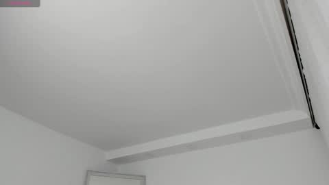Snapshot of zoes_mile chatting on 5, 2, 2025 Zoes online show from 5, 2, 2025