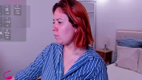 Snapshot of zoes_mile chatting on 10, 2, 2025 Zoes online show from 10, 2, 2025