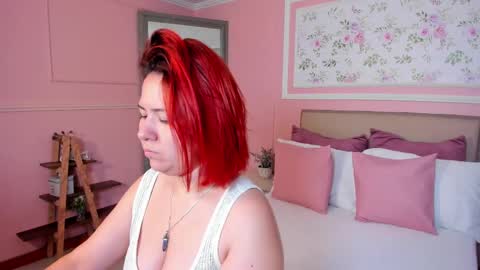 Snapshot of zoes_mile chatting on 20, 2, 2025 Zoes online show from 20, 2, 2025