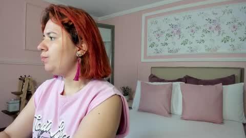Snapshot of zoes_mile chatting on 25, 2, 2025 Zoes online show from 25, 2, 2025
