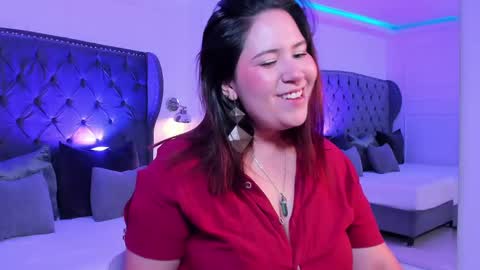Snapshot of zoes_mile chatting on 3, 10, 2025 Zoes online show from 3, 10, 2025