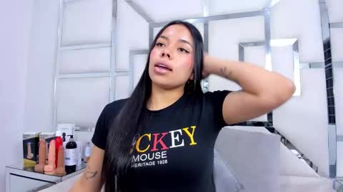 ZoeSwam online show from 7, 11, 2025