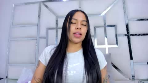 ZoeSwam online show from 4, 12, 2025