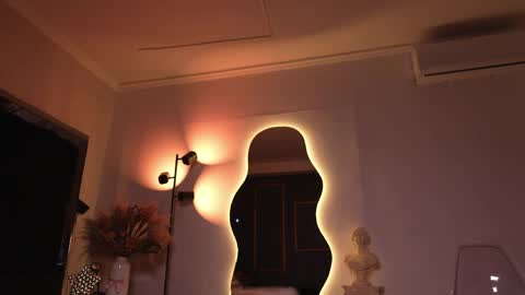 zoevidal_ online show from 2, 5, 2026