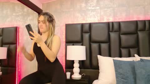 ZoeWilliis online show from 28, 9, 2025