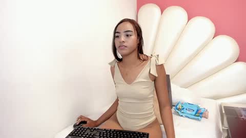 Snapshot of zoey_donovan_ chatting on 15, 1, 2025 Zoe online show from 15, 1, 2025