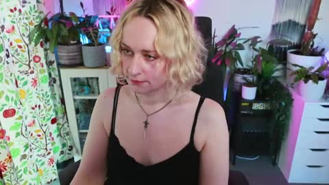 Zoey Ryan online show from 27, 3, 2026