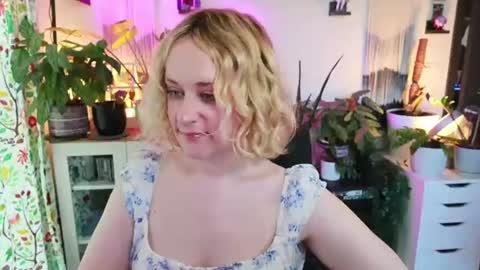 Snapshot of zoeyryan chatting on 12, 6, 2026 Zoey Ryan online show from 12, 6, 2026