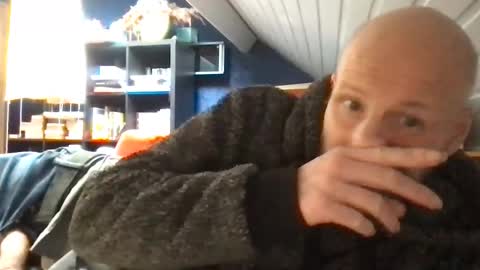 Snapshot of zolexthomas chatting on 21, 10, 2025 zolexthomas online show from 21, 10, 2025