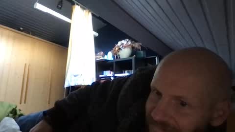 Snapshot of zolexthomas chatting on 12, 11, 2025 zolexthomas online show from 12, 11, 2025