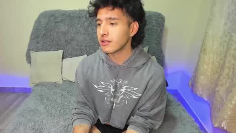 Snapshot of zoren333 chatting on 22, 10, 2025 ZOREN online show from 22, 10, 2025