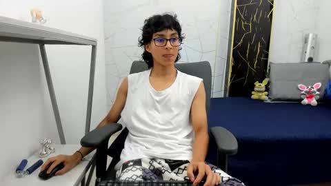 Snapshot of zoro_v chatting on 23, 10, 2025     online show from 23, 10, 2025