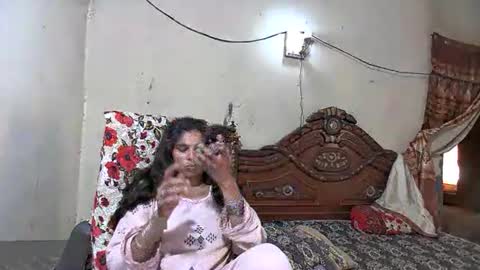 Snapshot of zoyakhan803 chatting on 8, 5, 2026 zoyakhan803 online show from 8, 5, 2026