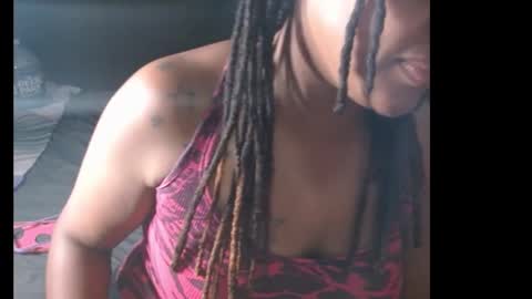 Snapshot of zuriluxe45 chatting on 18, 9, 2025 zuriluxe45 online show from 18, 9, 2025