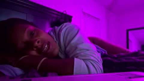 Snapshot of zuriluxe45 chatting on 29, 9, 2025 zuriluxe45 online show from 29, 9, 2025