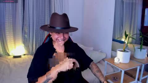 Zury Ramirez online show from 18, 4, 2026
