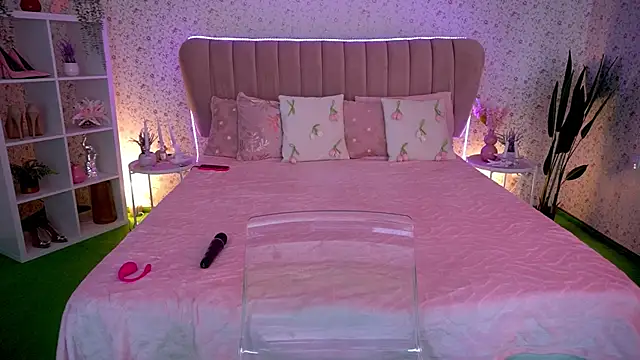 MissyMartinez online show from 31, 7, 2026