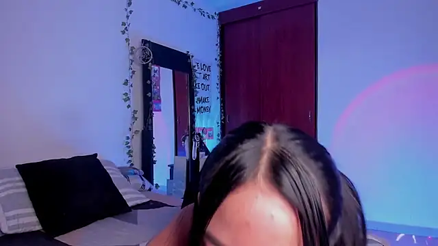 little kayla  online show from 10, 2, 2026