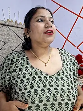 MOM-SUN-COUPLE online show from 26, 2, 2025