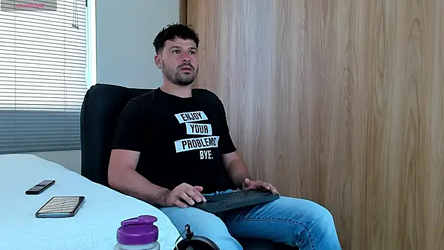 Snapshot of alexman_fuck chatting on 15, 4, 2026 alexman fuck online show from 15, 4, 2026