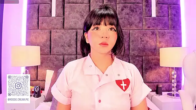 Snapshot of Petit-Rosse chatting on 23, 2, 2025 Petit-Rosse online show from 23, 2, 2025