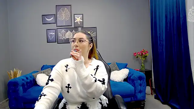 Katewalker  online show from 11, 3, 2025