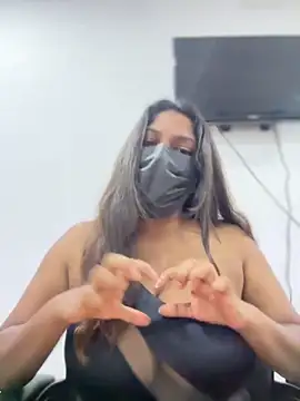 Black Beauty997 online show from 4, 3, 2025