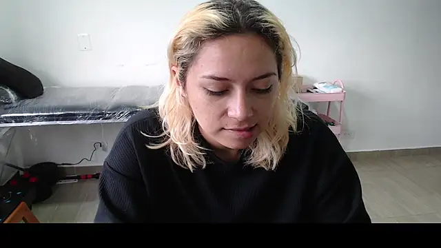 MommyMiaWs online show from 4, 3, 2025