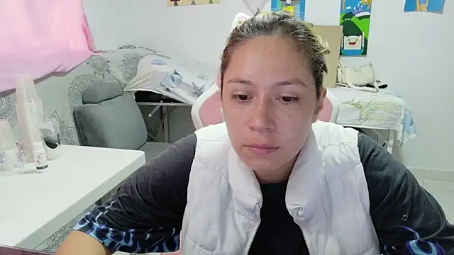 MommyMiaWs online show from 6, 5, 2026